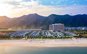 Wyndham Garden Sonasea Van Don Cai Rong 5*